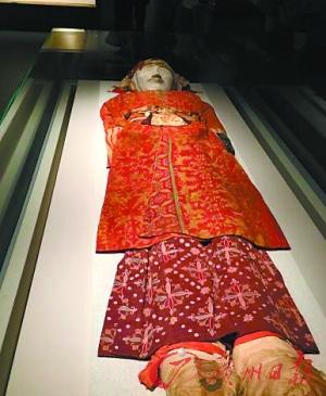 "丝路之绸"展示 精美古代丝织品